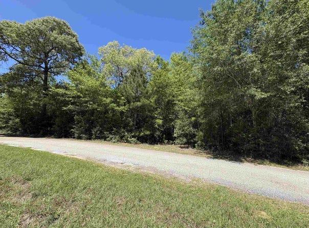 E Williford, Kountze, TX 77625
