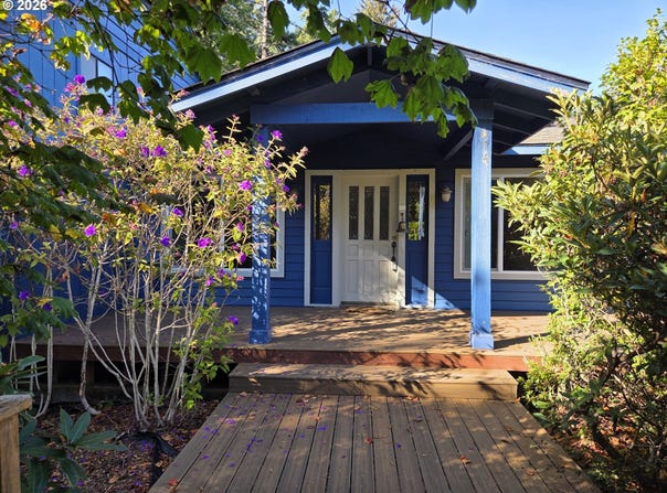 614 HASSETT St, Brookings, OR 97415