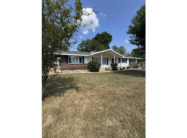 1208 Cooper Avenue, Ava, MO 65608