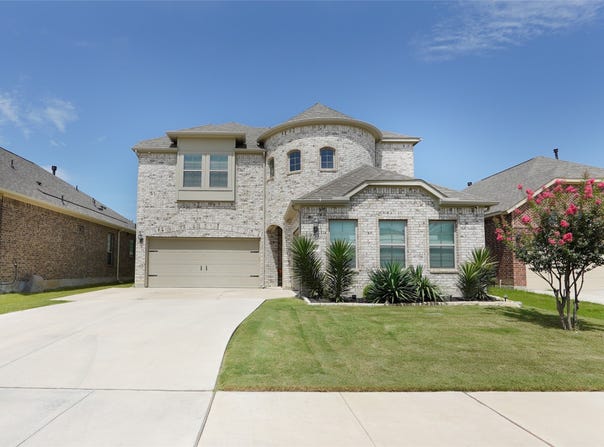 9320 Meadowpark Drive, Denton, TX 76226