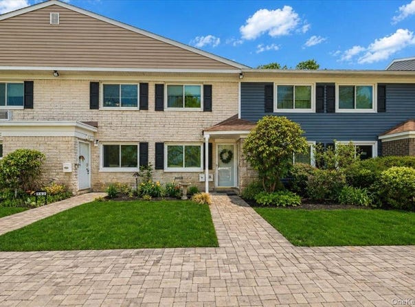 40 W 4 St, Patchogue, NY 11772