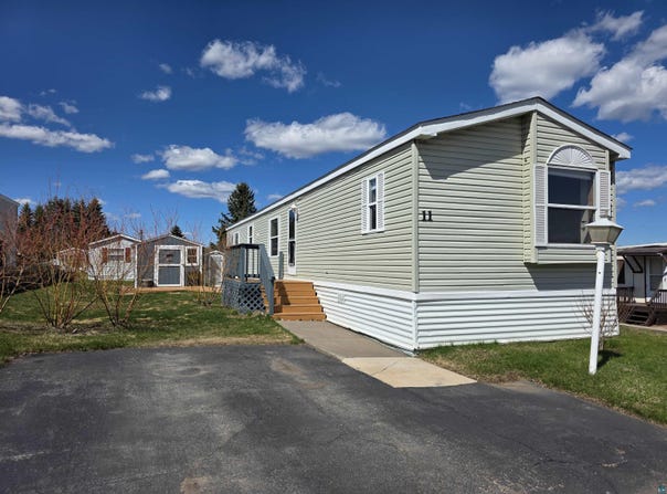 11 Holly Ln, Duluth, MN 55810