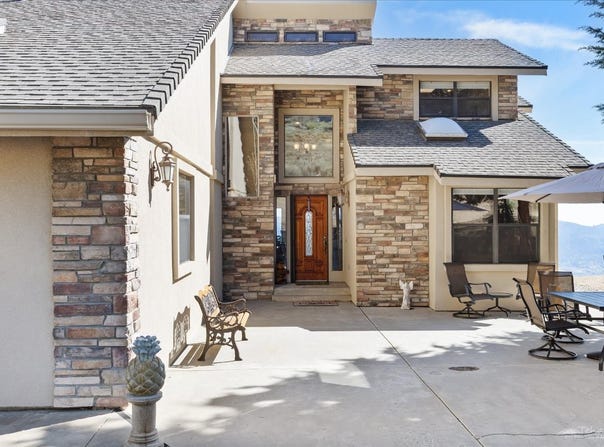 24930 Paramount Drive, Tehachapi, CA 93561
