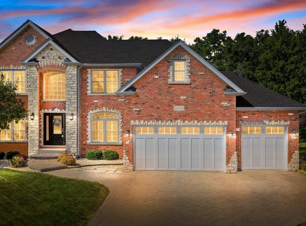 26105 Whispering Woods Circle, Plainfield, IL 60585