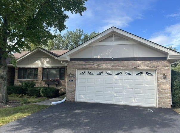 127 Villa Way, Bloomingdale, IL 60108