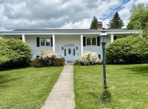121 Belmont Avenue, Clarks Green, PA 18411