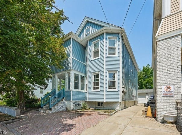 155 Hayward Pl, Wallington Boro, NJ 07057-1117