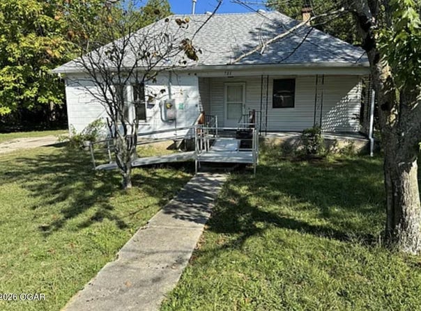 703 W Macon Street, Carthage, MO 64836