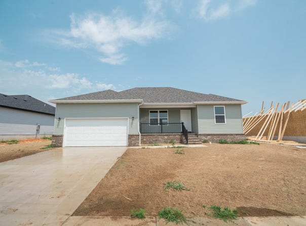 1217 E Macon Street, Republic, MO 65738