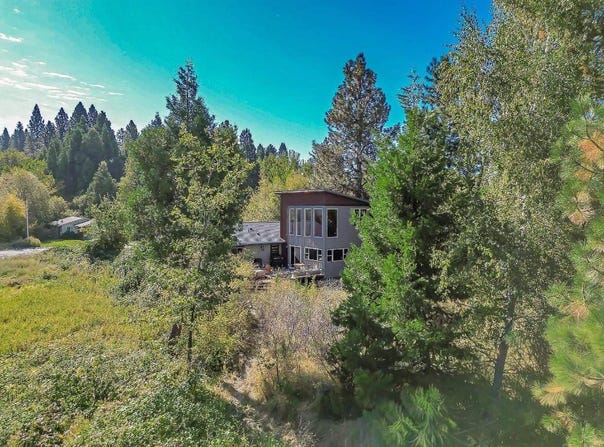 408 E Lake, Mount Shasta, CA 96067