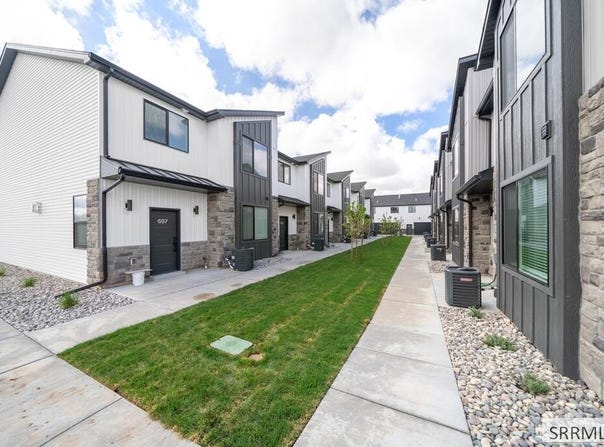 731 Curlew Drive, Ammon, ID 83406