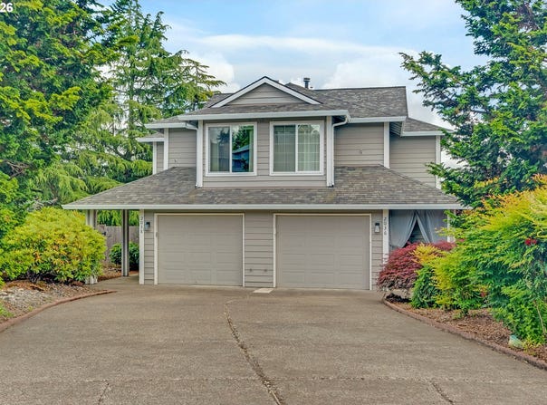 2038 TITAN Ter, WestLinn, OR 97068