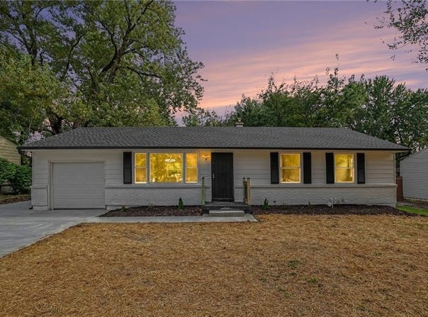 8507 Kentucky Avenue, Raytown, MO 64138