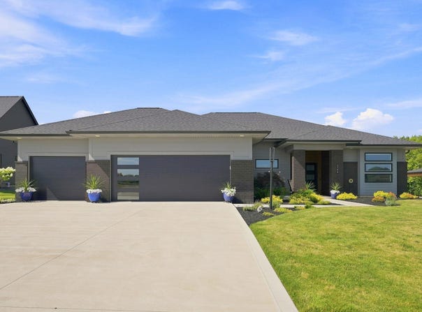 2104 Golfview Drive, Auburn, IN 46706-0634