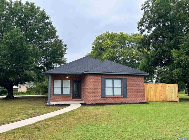 1813 Kathy Lane Court SW, Decatur, AL 35603