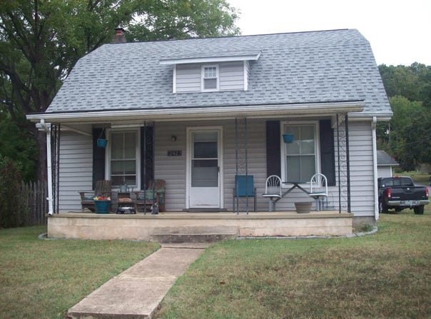 242 Culpepper Ave, Buchanan, VA 24066