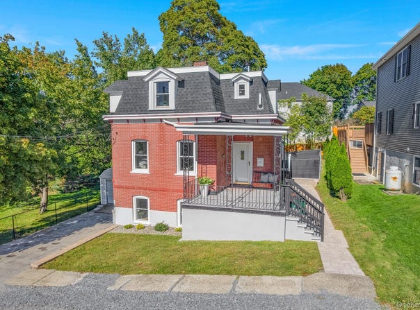 10 Robinson Street, Beacon, NY 12508