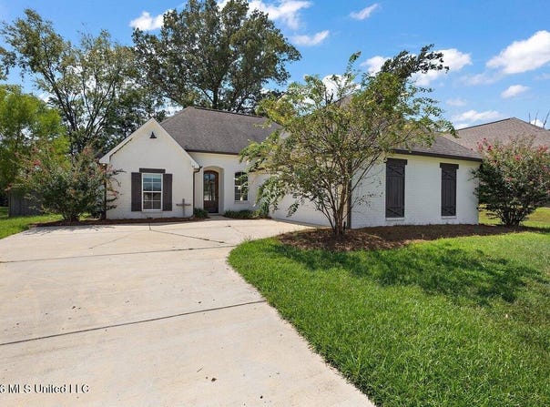 164 Sweetbriar Circle, Canton, MS 39046