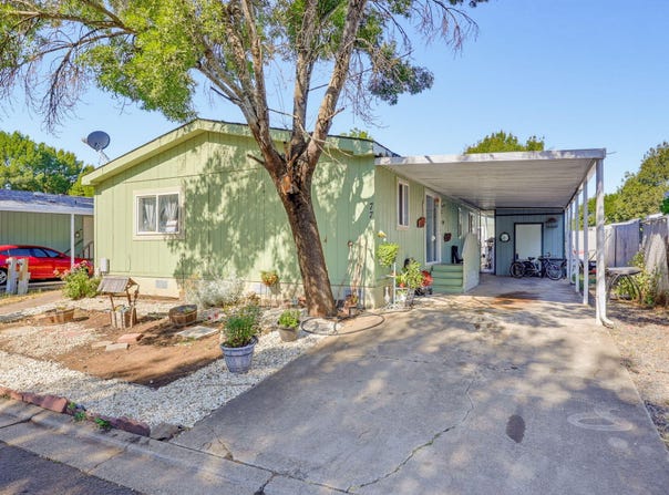 633 E Archwood Drive, Eagle Point, OR 97524