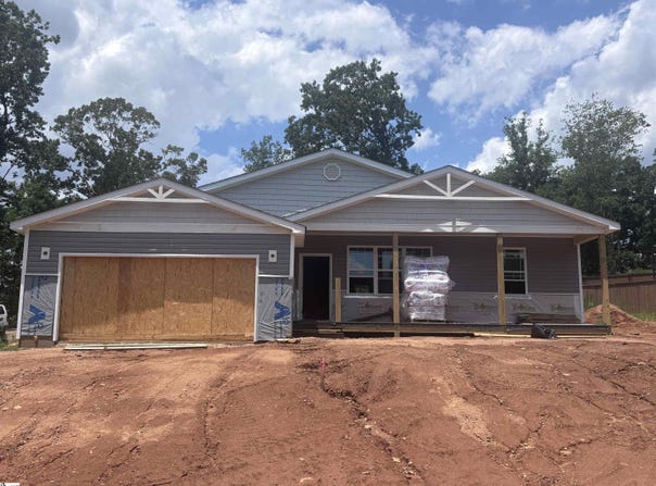 9 Arlington Road, Greer, SC 29651