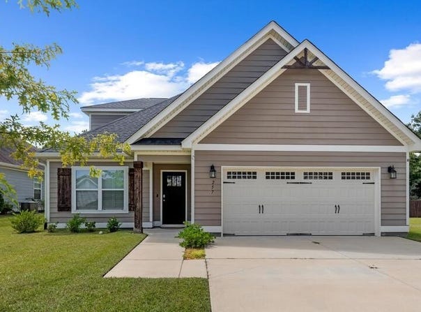 257 Puent Dr, Dothan, AL 36301