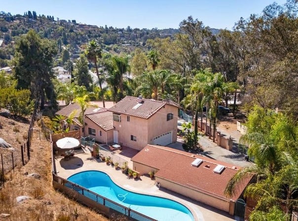1153 Merritt Dr, El Cajon, CA 92020