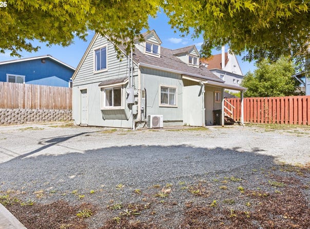 451 4TH St, MyrtlePoint, OR 97458