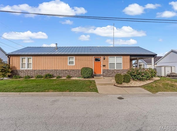 403 S Moore Street, Waterloo, IL 62298