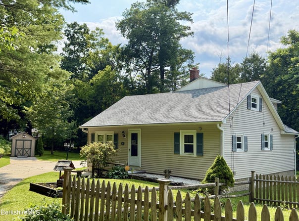 46 Pinehurst Ave, Pittsfield, MA 01201