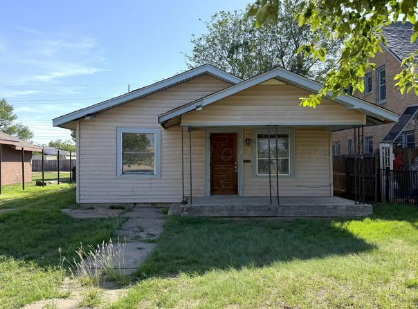 419 N SOMERVILLE Street, Pampa, TX 79065-5321