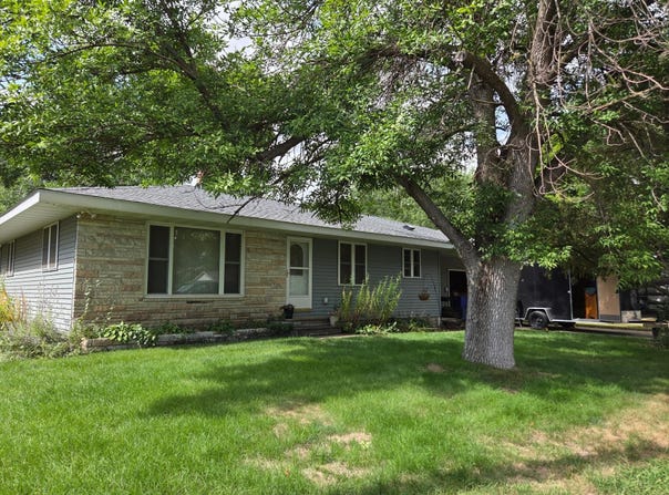 215 1st Avenue SE, Melrose, MN 56352