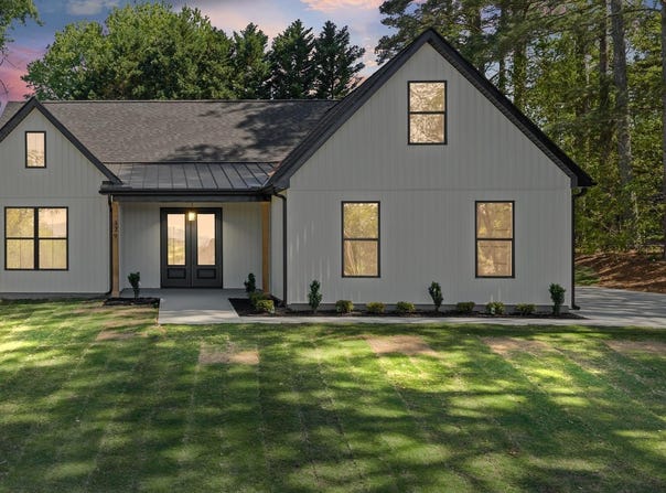 329 Wall Street, Campobello, SC 29322