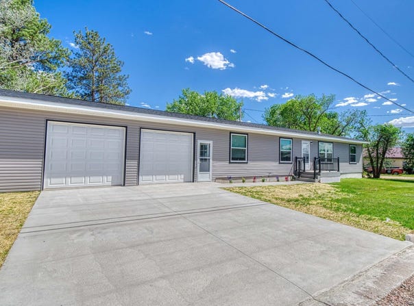 720 Birch St, Upton, WY 82730