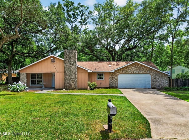 3604 Oakside Circle, Gautier, MS 39553