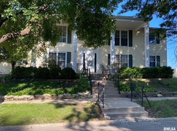 15 S AVENUE B, Canton, IL 61520