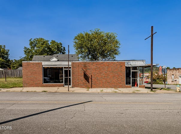 200 9th Street, Etowah, TN 37331