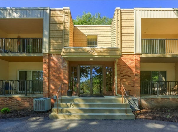 555 Sloop Rd, McCandless, PA 15237