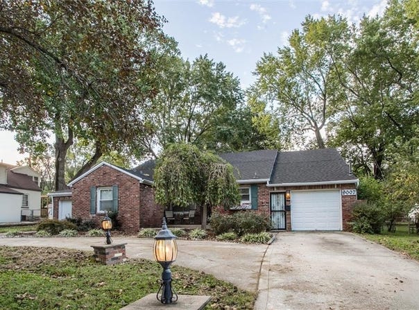 9007 E 68th Street, Raytown, MO 64133