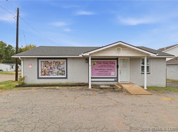709 S Aurora Street, Eldon, MO 65026