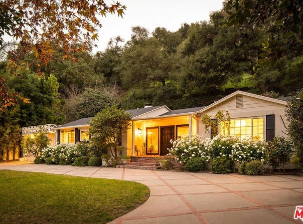 2533 Benedict Canyon Dr, Beverly Hills, CA 90210