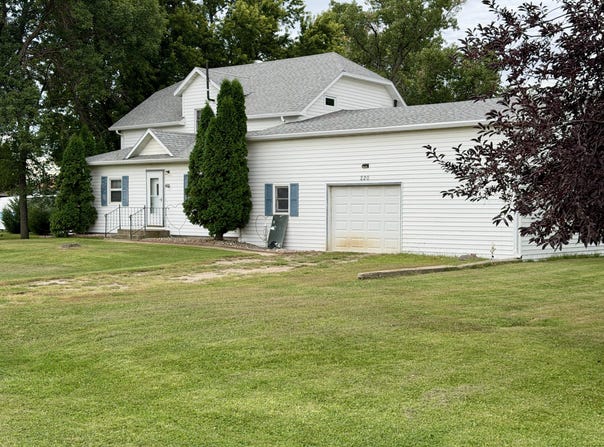 220 Cardinal St SE, Wolsey, SD 57384