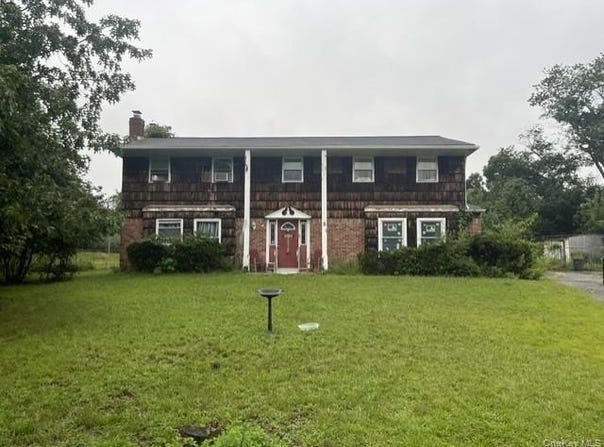 5 Selvia Court, Coram, NY 11727