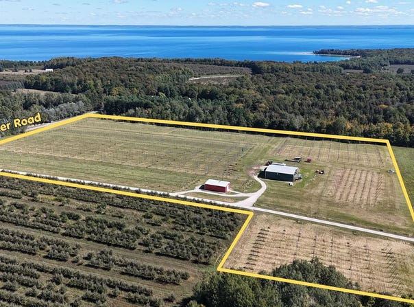 Multiple N Omena Rise, Northport, MI 49670