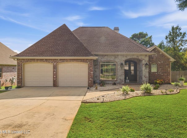 721 Clover Place, Biloxi, MS 39532