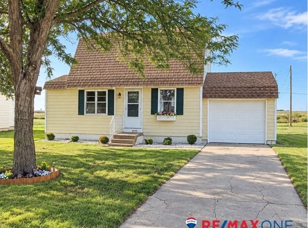 403 Scotty Lane, Holcomb, KS 67851