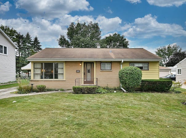 1308 Margret Street, Des Plaines, IL 60018