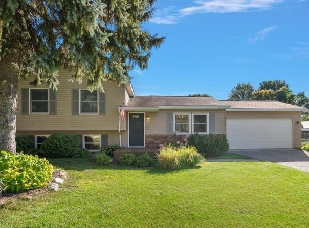 3804 Timberwolf Drive, Traverse City, MI 49684