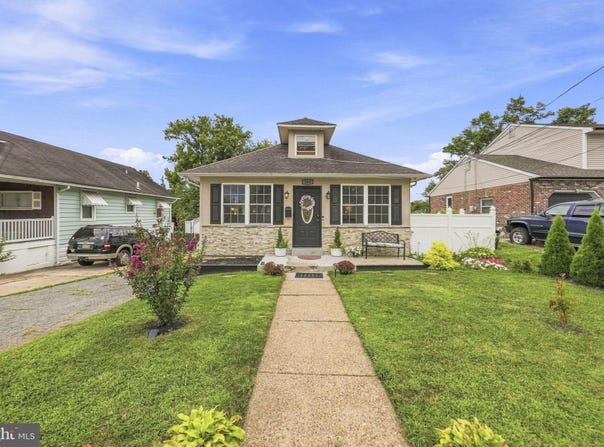 162 S FELLOWSHIP Road, MAPLE SHADE, NJ 08052