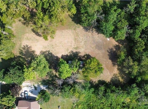 604 E Walnut Street, Blue Mound, KS 66010