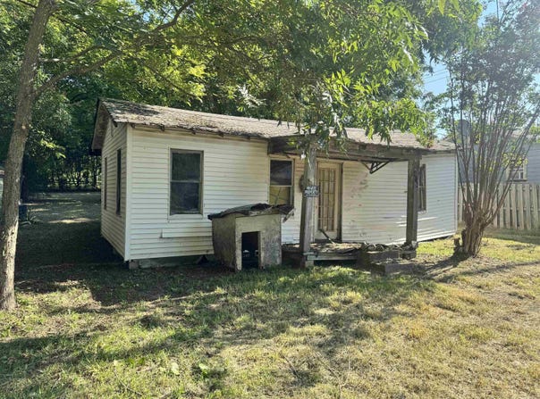 408 Petros Ave, Mena, AR 71953